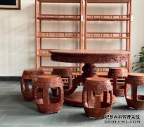 <b>用核桃油保养杏耀代理红木家具</b>
