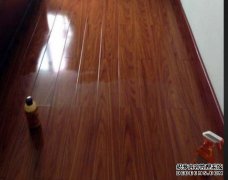 <b>精油保养木地板杏耀代理和打蜡保养有哪些不同</b>