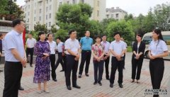 <b>临沂市政协开展拓展木业杏耀产业外延协商议事</b>